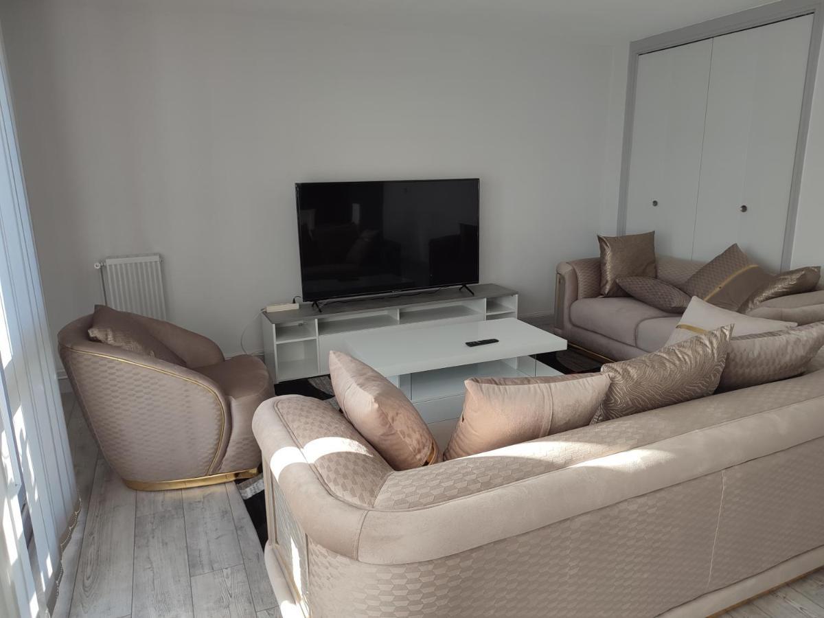 Grand Et Superbe Appartement Proche Paris Creil Exterior foto